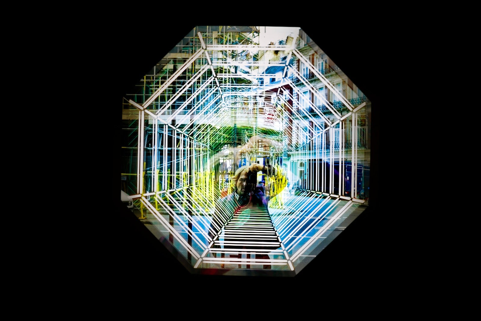 Hubertus von Hohenlohe with Emilia Garrido, at his exhibition in the Episcopal Palace. 