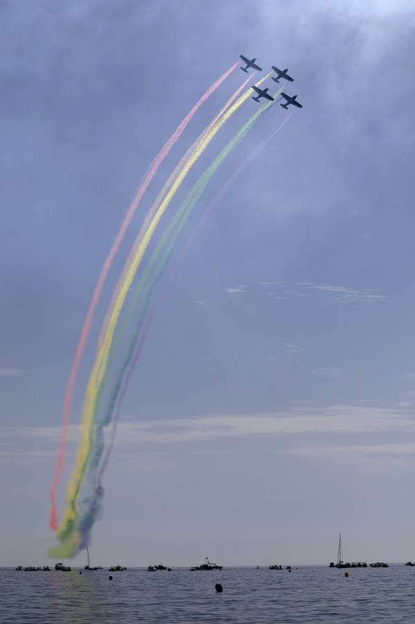 From the early hours of Sunday morning the Torre del Mar beach, on the the Costa del Sol, was full of people waiting to see what is already recognised as one of the best air festivals in Europe. 
