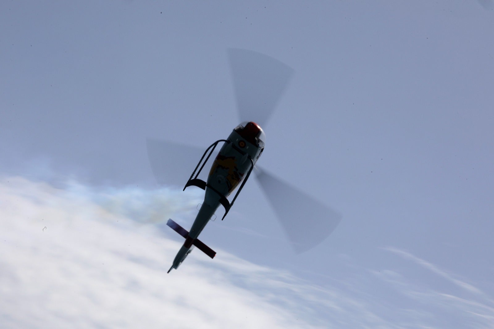 From the early hours of Sunday morning the Torre del Mar beach, on the the Costa del Sol, was full of people waiting to see what is already recognised as one of the best air festivals in Europe. 