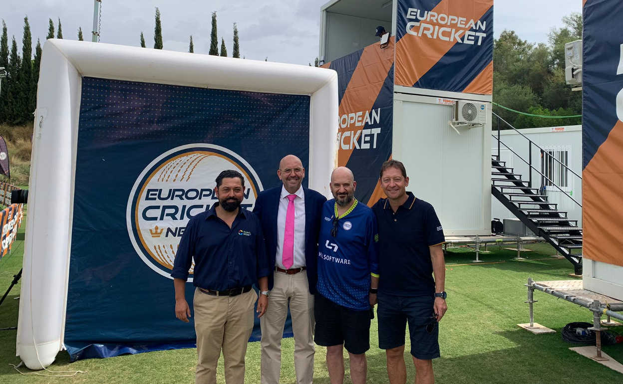 José María Arrabal, the regional government's director for Sport; Jorge Gallardo, mayor of Cártama; Abraham Geifman, of HCL Software; and Roger Feiner, CEO of ECN at the first day of the championsip. 