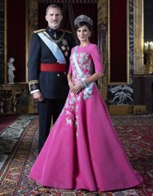 Imagen secundaria 2 - Queen Letizia of Spain celebrates her 50th birthday today, 15 September