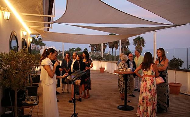 Imagen principal - Guests at Play Mijas.