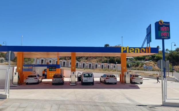 Low-cost fuel station chain expands on Costa