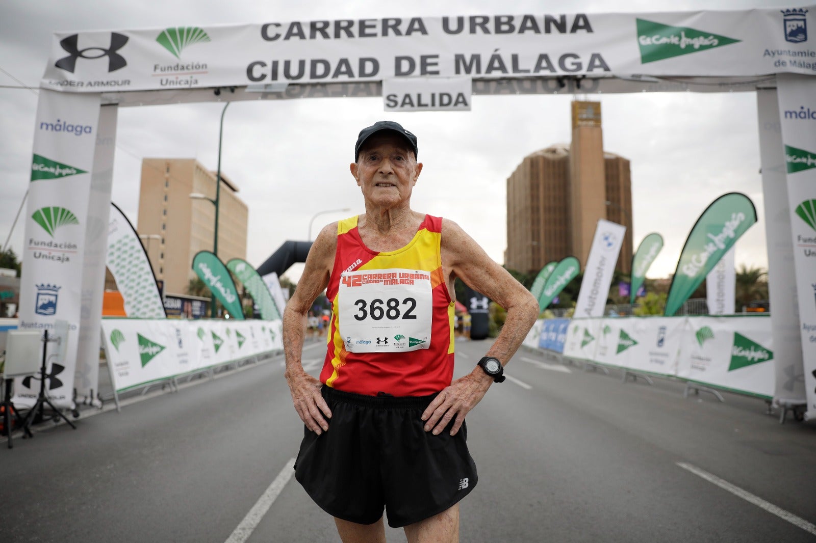 Nearly 10,000 athletes took part in the 42nd Carrera Urbana Ciudad de Málaga. 