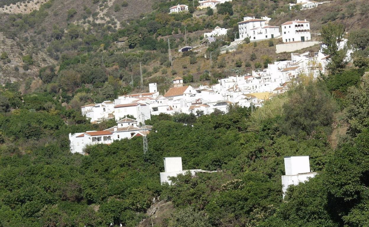 The tower is situated centre of Árchez village 