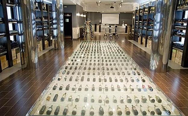 Thieves steal 132 bottles of wine worth 200,000 euros from Michelin-starred restaurant in Madrid