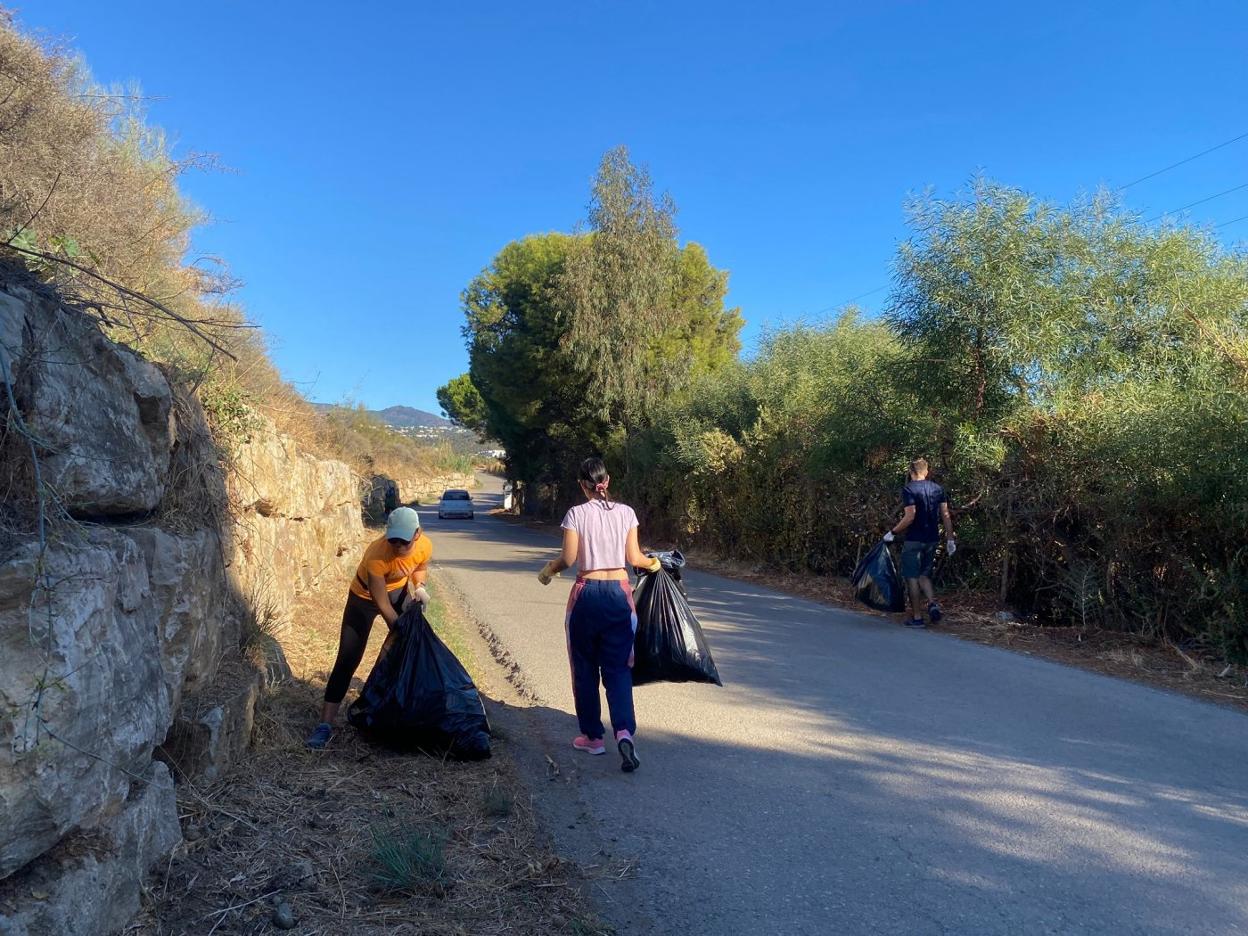 Residents picked up litter along their development's access road. 