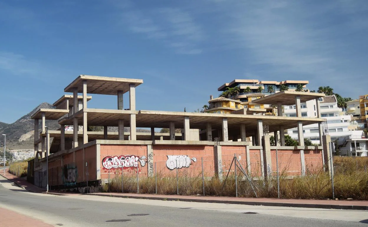The shell of a development which was never completed in the Torrequebrada area of Benalmádena Costa. 