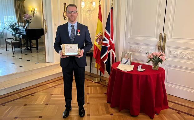 Malaga-based consular official receives Honorary MBE for services to Brits abroad 