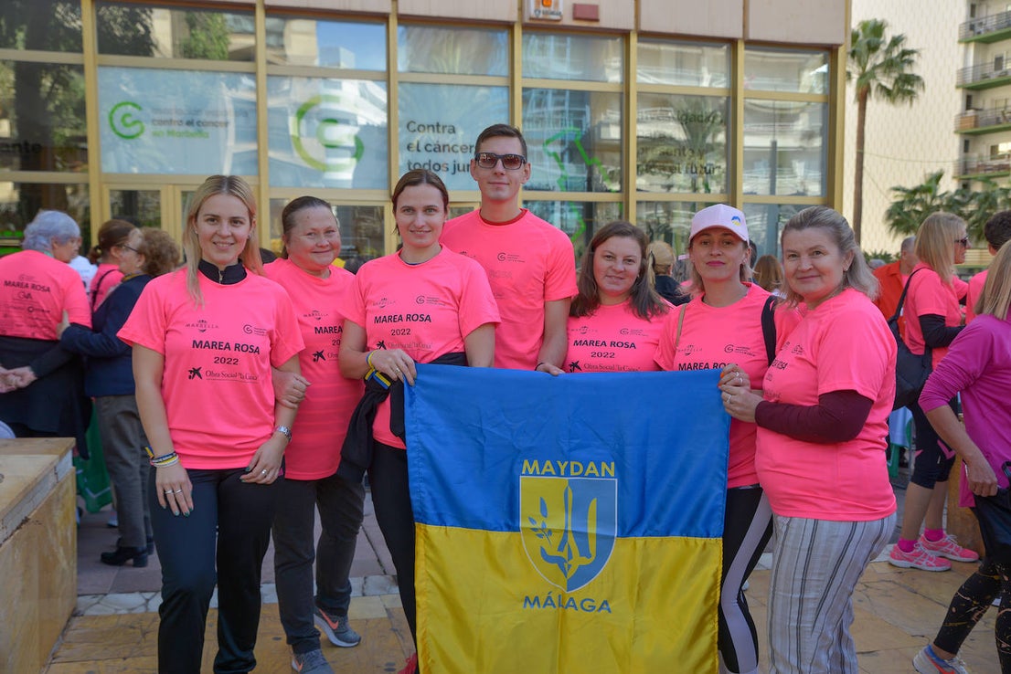 Wave of pink in Marbella as more than 3,000 take part in cancer awareness walk