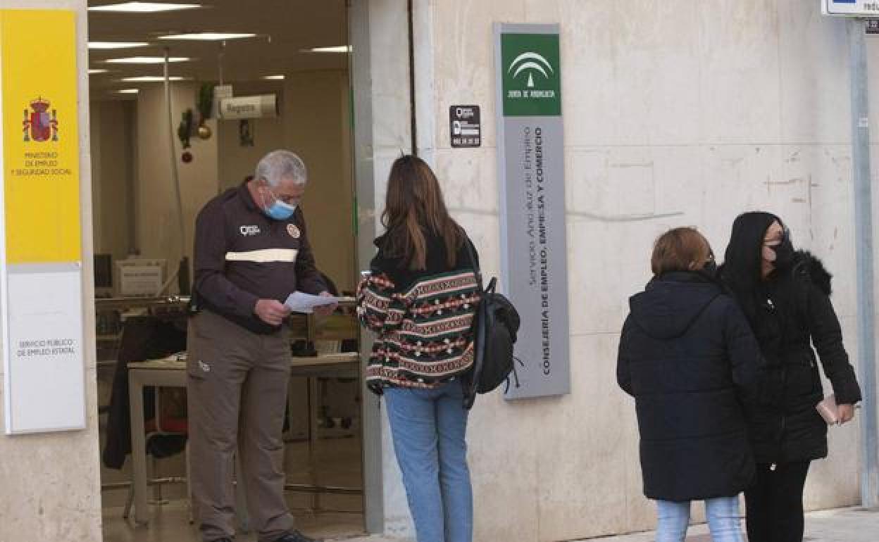 Unemployment drops by more than 11,000 in Andalucía for November
