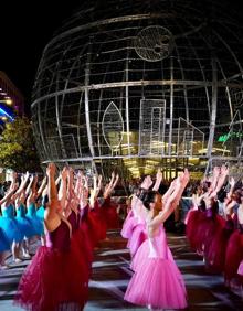 Imagen secundaria 2 - Thousands gather in Torremolinos to welcome the festive season