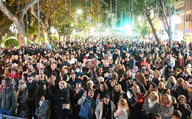 Thousands watch Marbella's Christmas lights switch-on. 