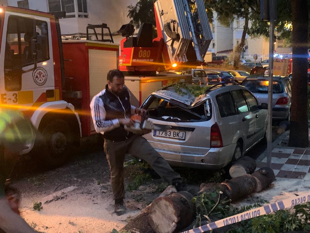 Some of the damage caused by the tornado this Monday afternoon in Marbella.