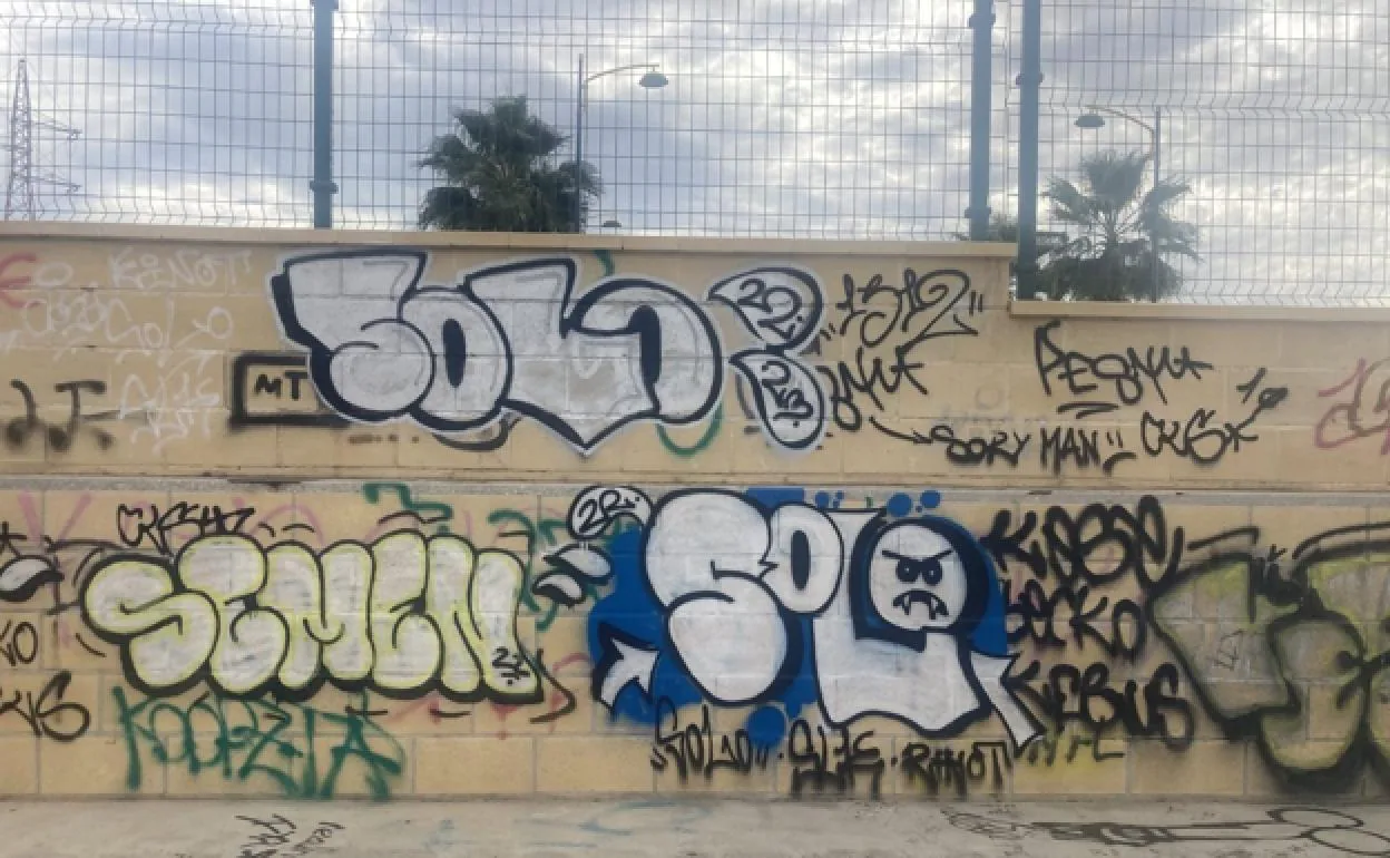 Some of the graffiti in Alhaurín de la Torre. 