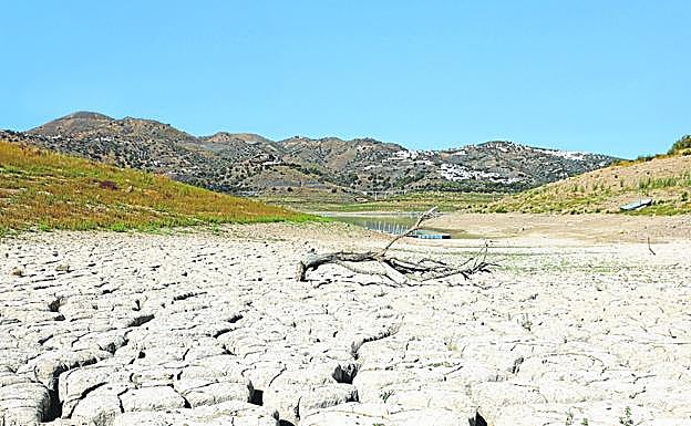 Levels of La Viñuela reservoir are still around all-time lows. 