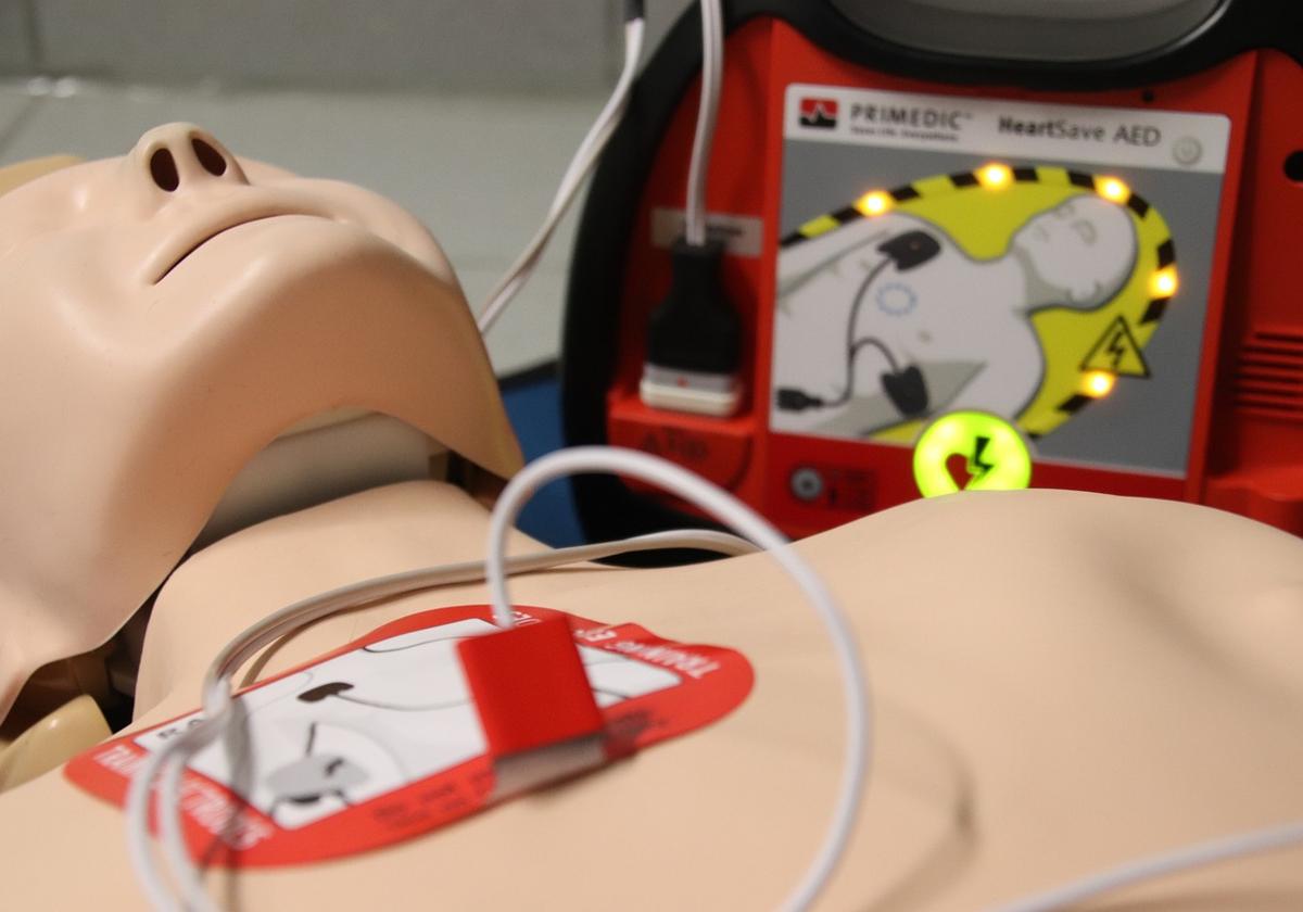 Benalmádena installs life-saving defibrillators in all municipal buildings