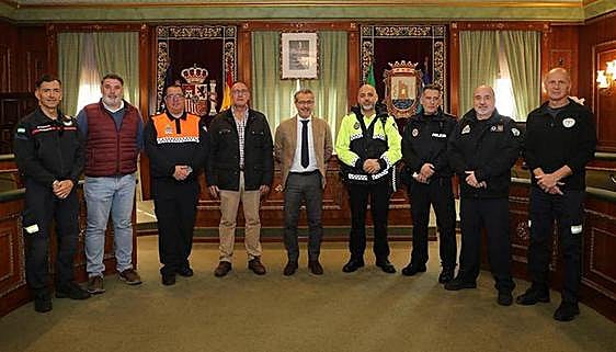 Bravery awards for sailor and police officer who rescued a swimmer off Marbella beach