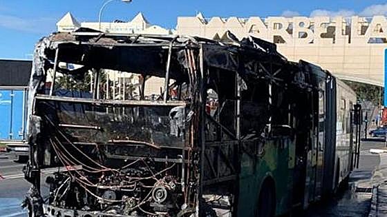Passengers raise alarm as Fuengirola-Marbella bus bursts into flames