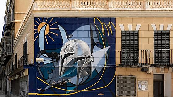 Watch as Disney+ Mandalorian mural takes shape in Malaga's Soho district