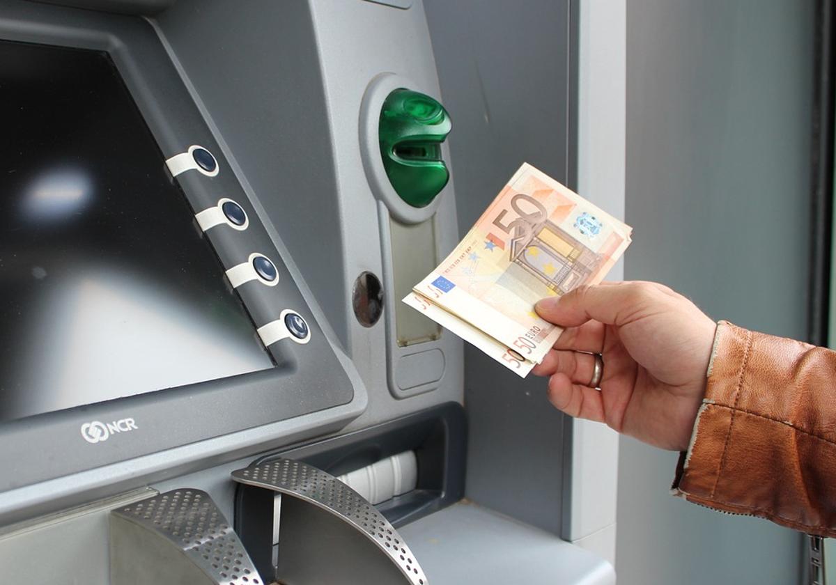 Provincial authority helps finance installation of cash machines in Malaga villages without banks