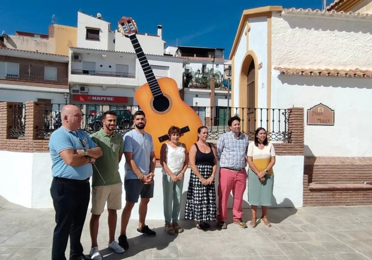 Benamocarra councillors with the giant flamenco guitar