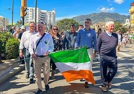Benalmádena parade - with the mayor, Father Daly and the Irish association President