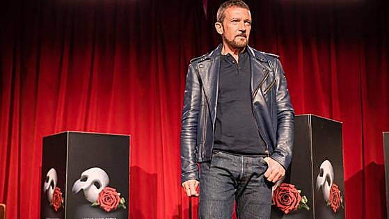 Antonio Banderas to produce Spanish version of Phantom of the Opera
