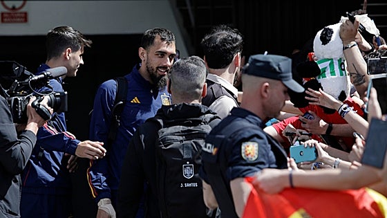 Excitement as Spain's national football team arrives in Malaga
