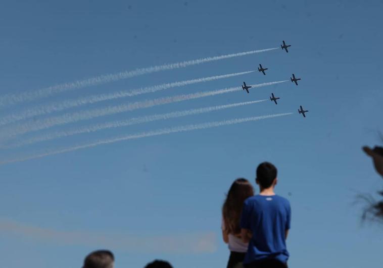 Watch as the crack Spanish Air Force aerobatics display team wows the crowds in Malaga