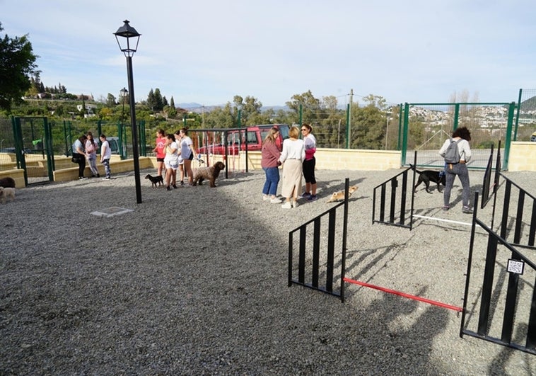 Coín opens its first dog park, at request of local residents