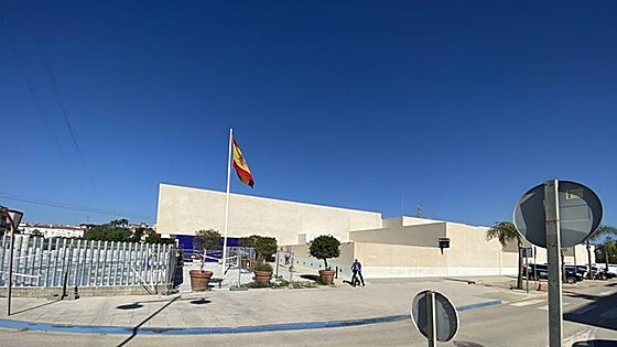 Couple arrested in Vélez-Málaga for exploiting foreign workers in nail salons across Andalucía