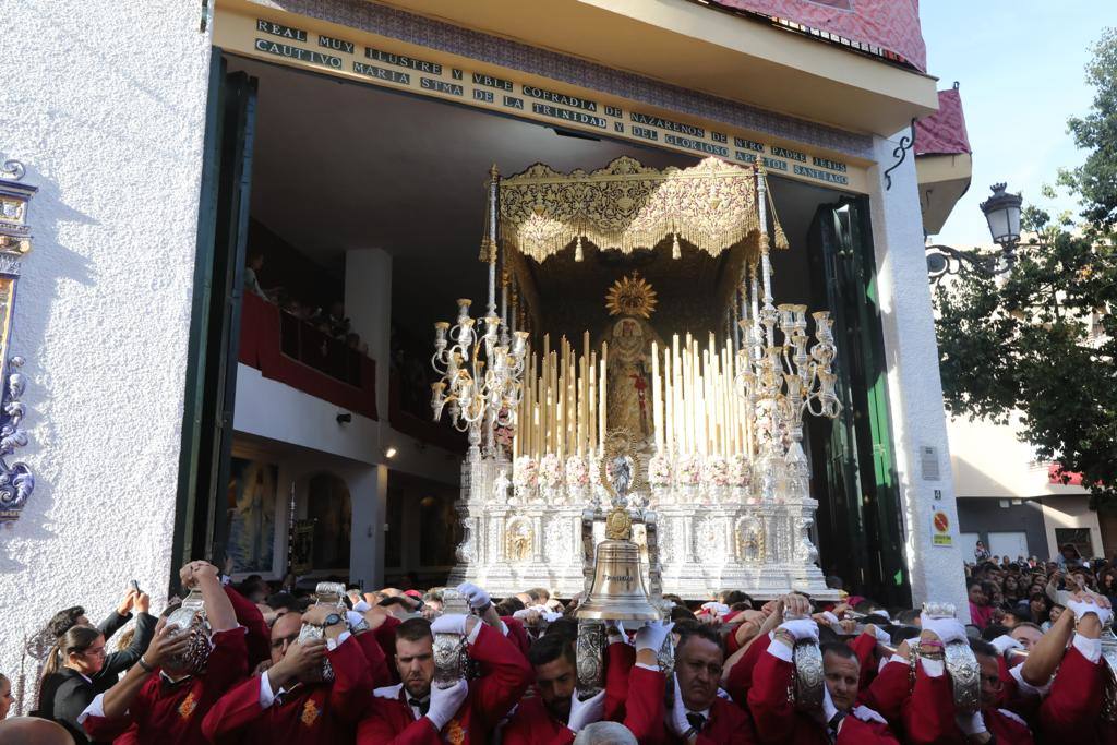 Holy Monday processions in the heart of Malaga, in pictures