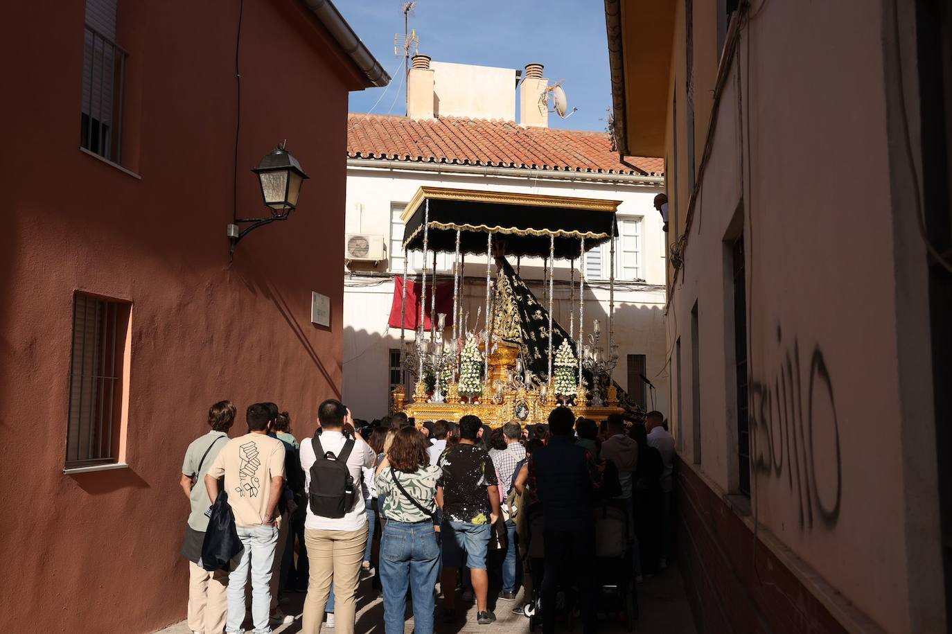 Holy Monday processions in the heart of Malaga, in pictures
