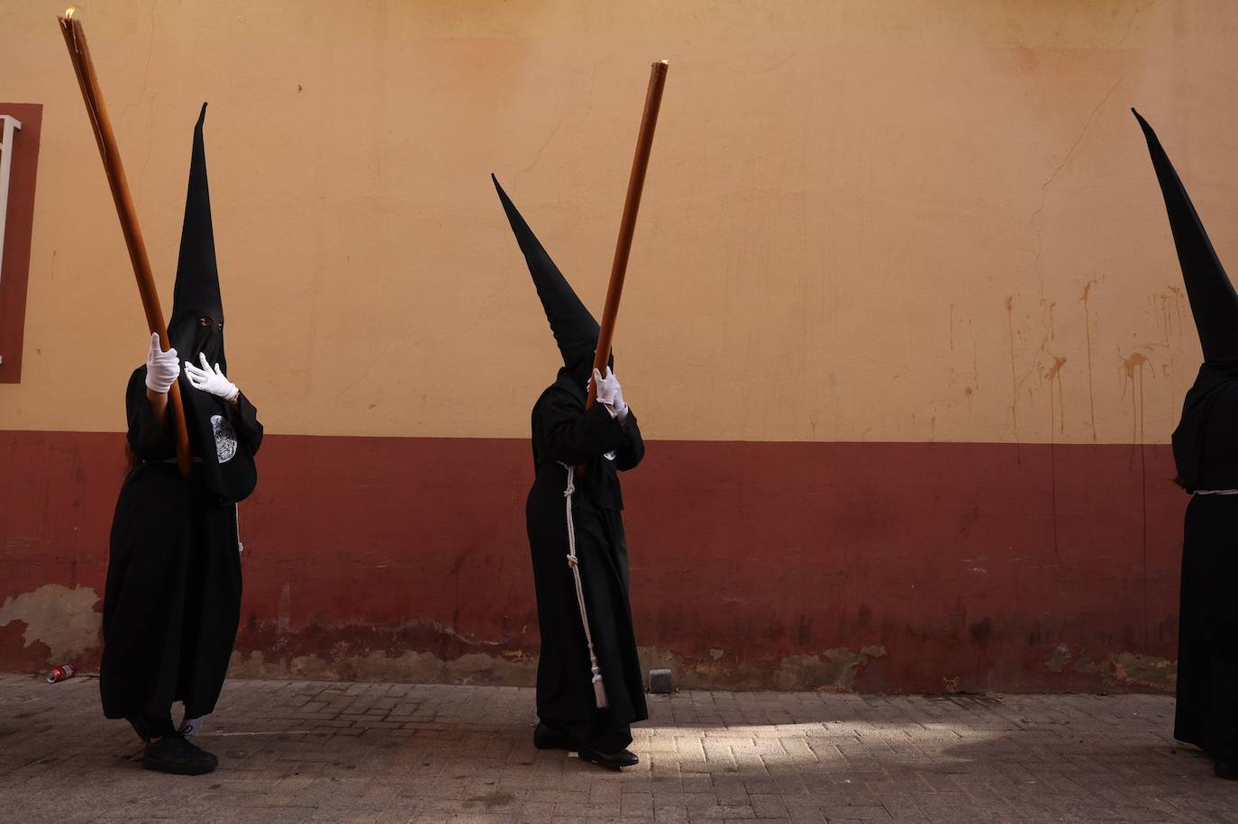 Holy Monday processions in the heart of Malaga, in pictures