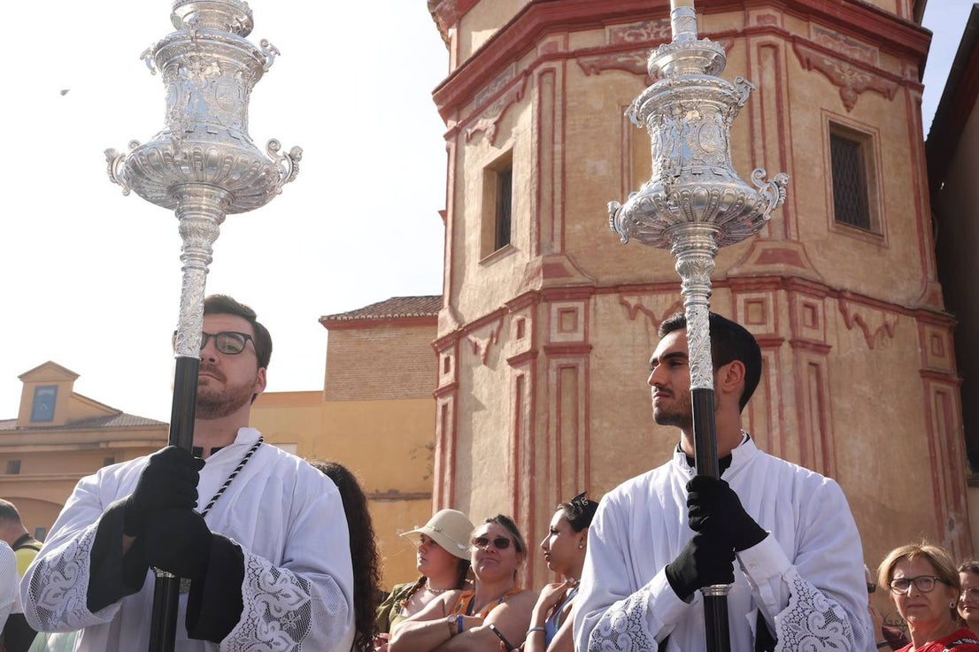 Holy Monday processions in the heart of Malaga, in pictures