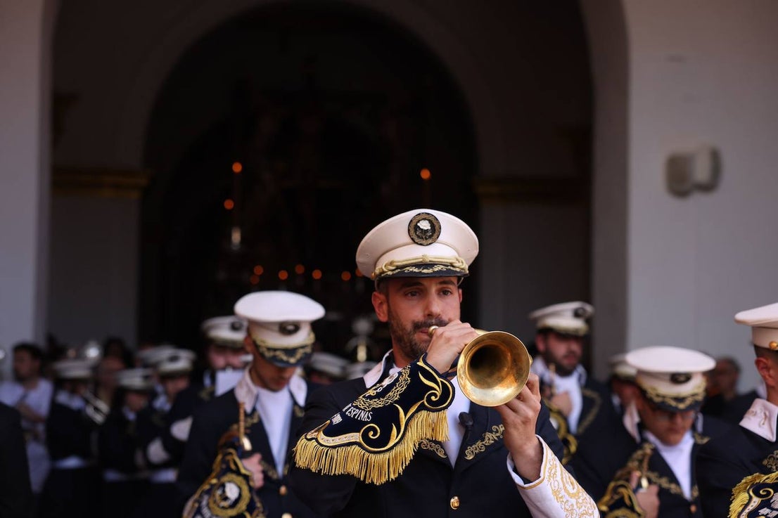 Holy Monday processions in the heart of Malaga, in pictures