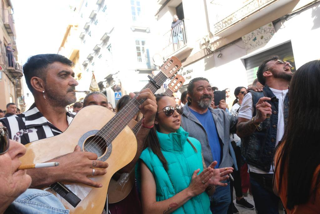 Holy Monday processions in the heart of Malaga, in pictures
