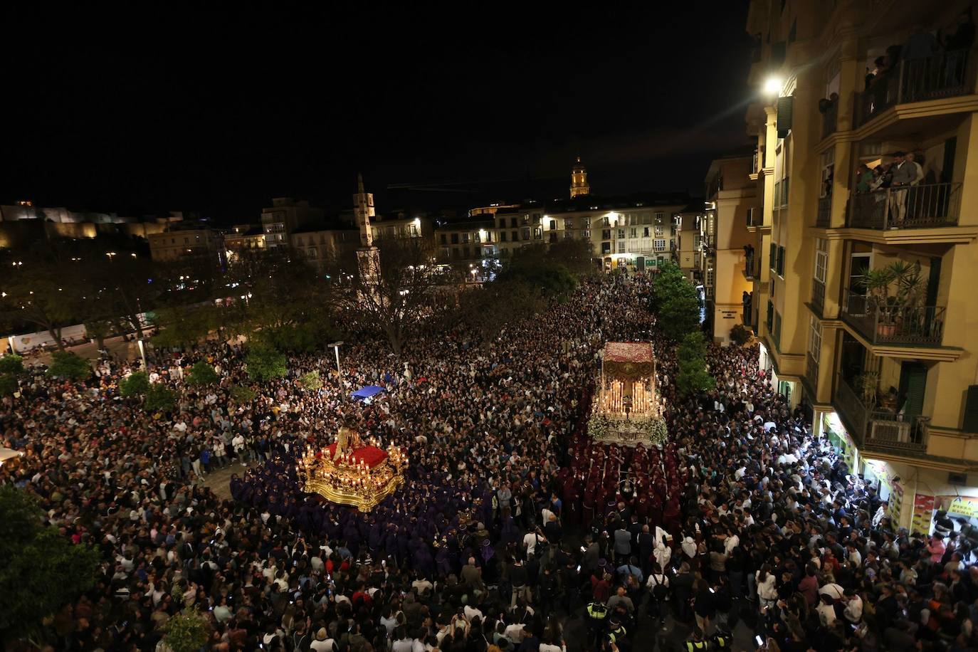 Holy Monday processions in the heart of Malaga, in pictures