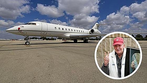 King emeritus returns to Spain in one of the world’s most expensive private jet aircraft