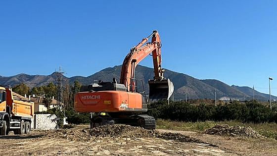 Works starts to connect two streets by Mijas road