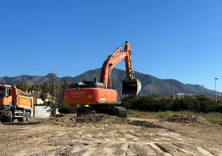 Works starts to connect two streets by Mijas road