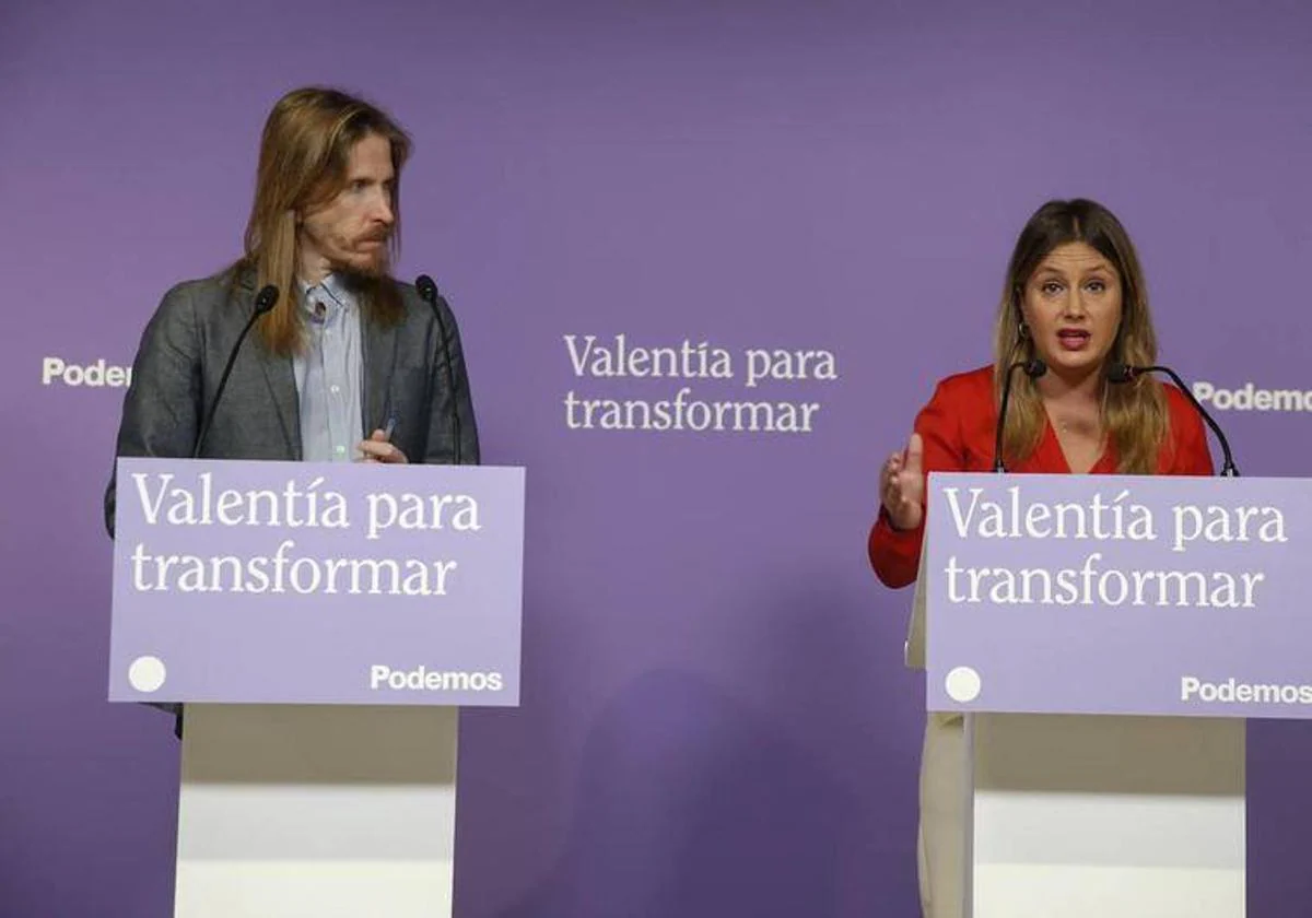 Spokespersons for the Unidas Podemos Pablo Fernández and Alejandra Jacinto.