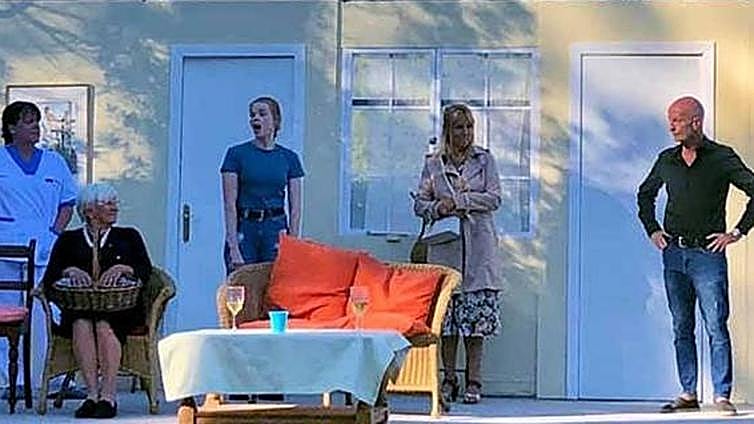 Amateur dramatic group to host Lark in the Park in aid of charity