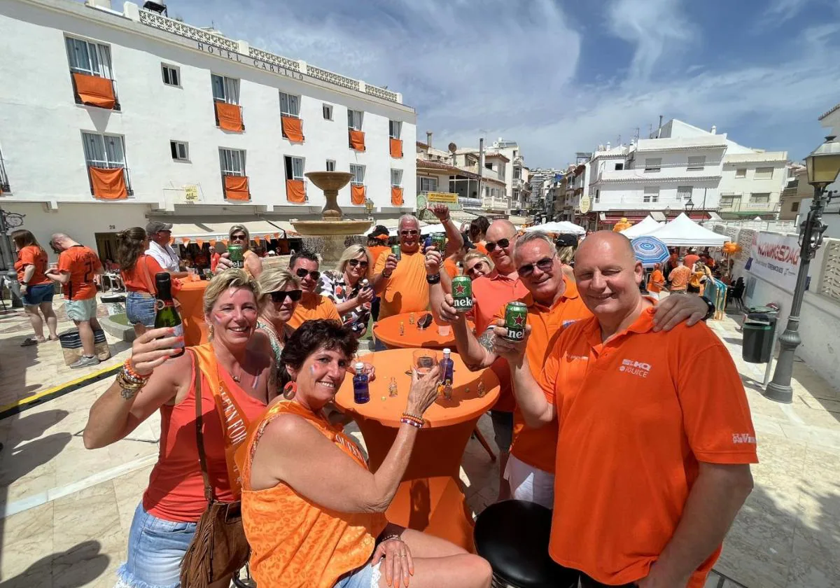 Participants enjoy their Koningsdag party in the Spanish sun.