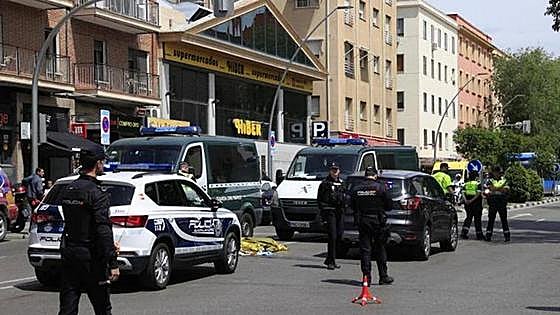 Hit-and-run driver who killed two pedestrians in Madrid police chase hands himself in