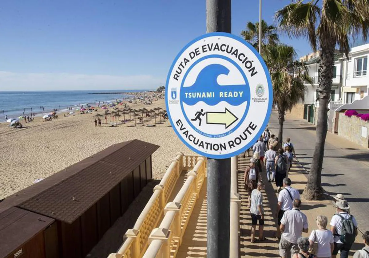 One of the evacuation signs installed at a beach