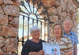 TAPAS members Betty and Ken Ross at the presentation