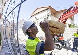 Outdoor work will be banned on days of extreme heat.