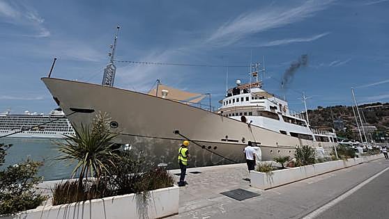 Former Russian spy ship docks in Malaga’s megayacht marina